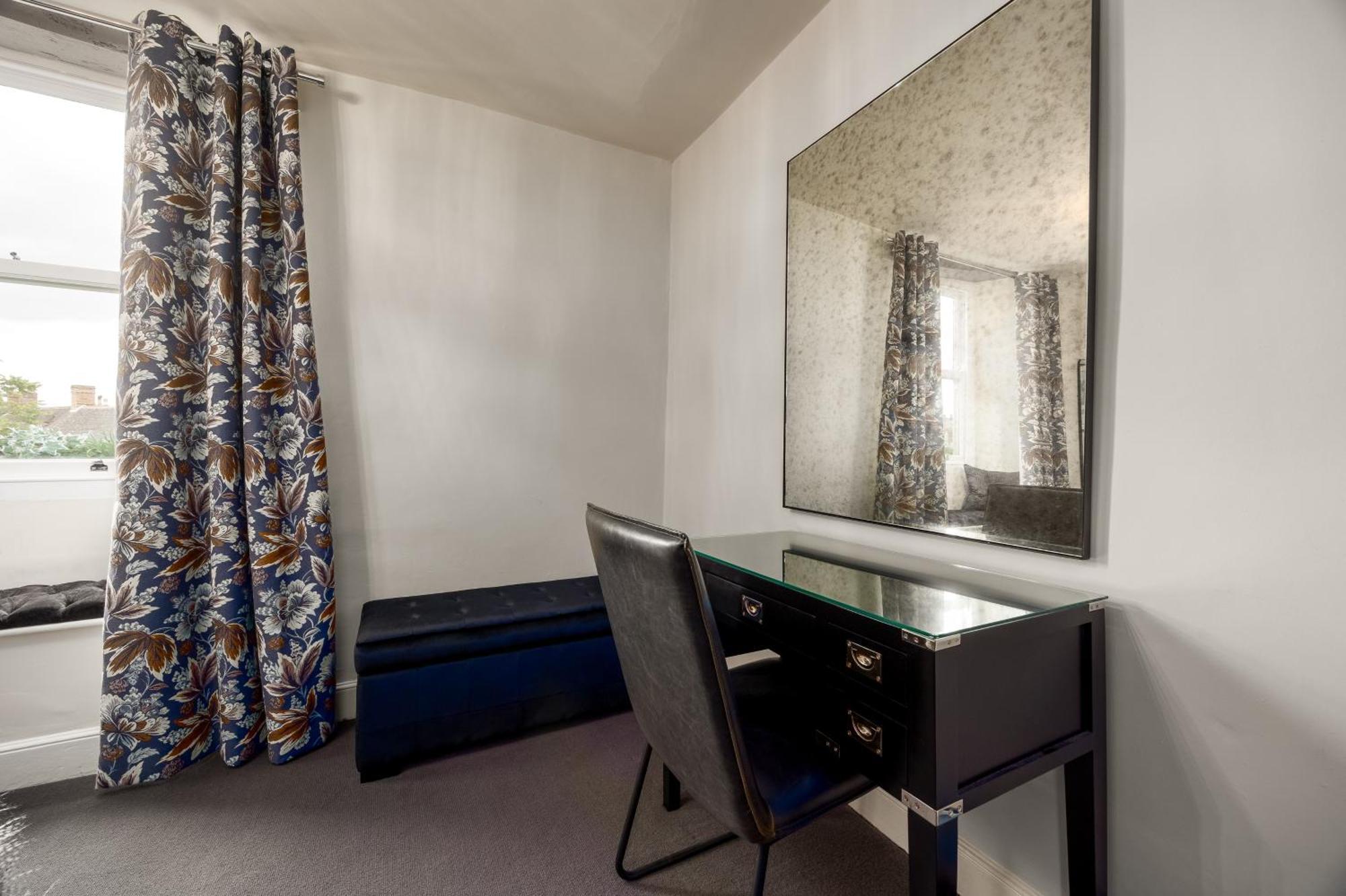 Rydal House Apartment วูดสต็อก ภายนอก รูปภาพ